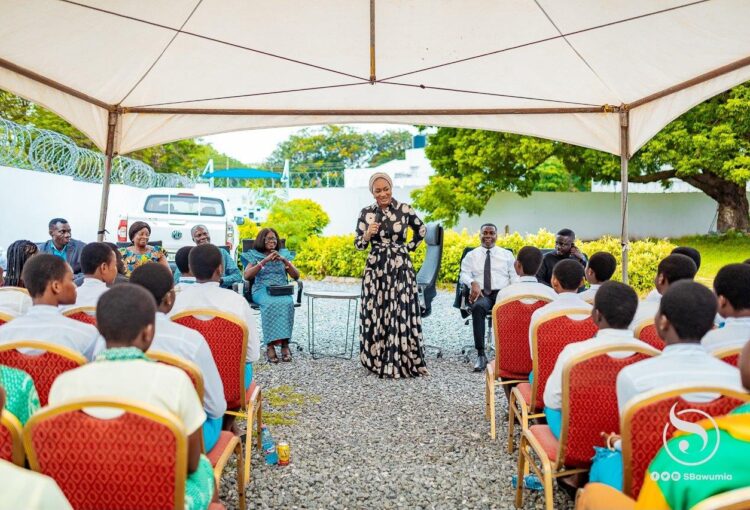 Opened the inaugural West Africa Music and Arts Festival at Labadi Beach, Accra
